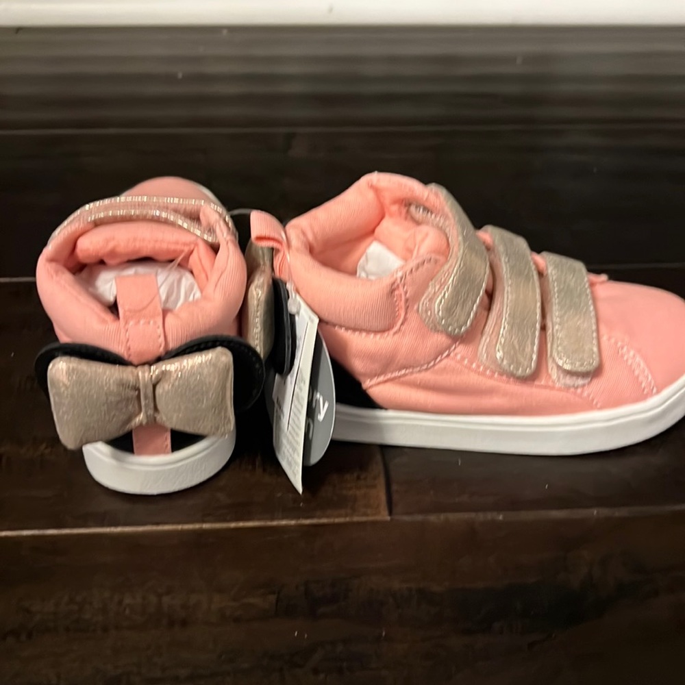 NWT Baby Gap Disney Toddler Girls  Minnie Mouse High Top Velcro Sneakers!